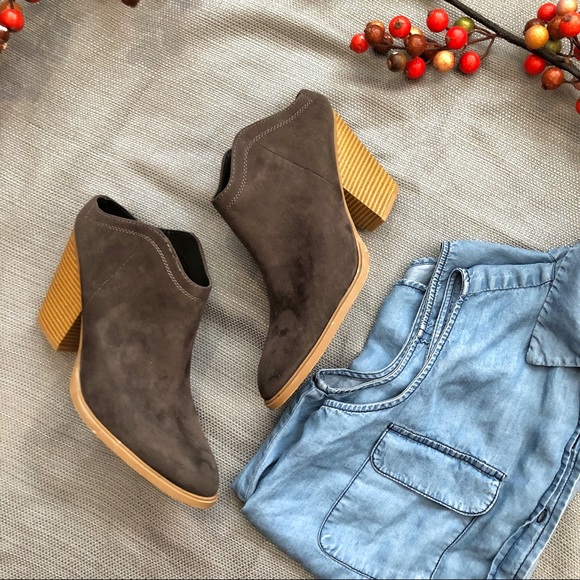 DV by Dolce Vita Shoes - NWIB Dolce Vita dark brown suede mules